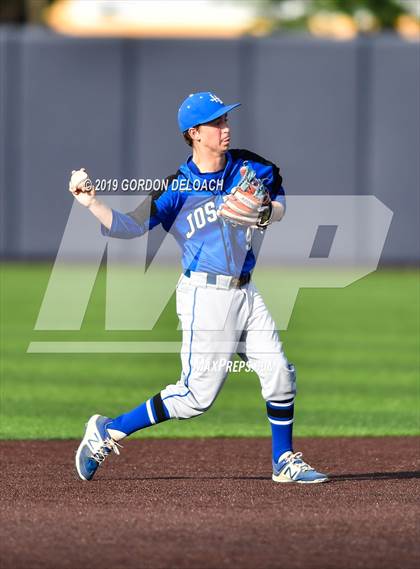 Thumbnail 1 in Corsicana vs. Joshua (UIL 5A Regional Quarterfinal) photogallery.