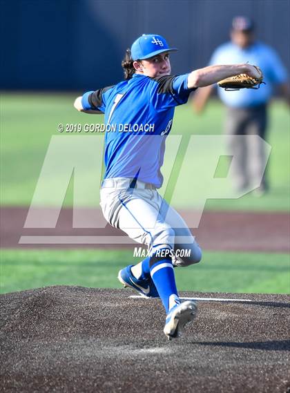 Thumbnail 3 in Corsicana vs. Joshua (UIL 5A Regional Quarterfinal) photogallery.