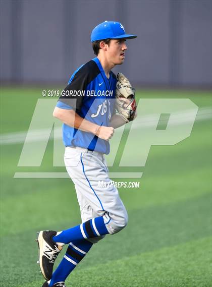 Thumbnail 1 in Corsicana vs. Joshua (UIL 5A Regional Quarterfinal) photogallery.