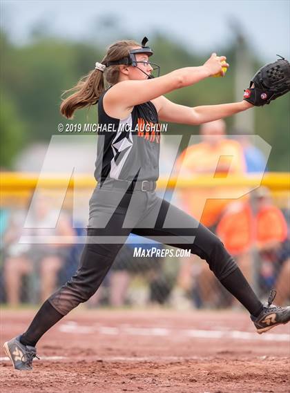 Thumbnail 2 in Edison vs. Warsaw (NYSPHSAA Class C Final) photogallery.