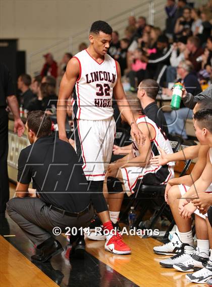 Thumbnail 3 in Lincoln vs. Lincoln Southeast (Heartland Athletic Conference Tournament) photogallery.