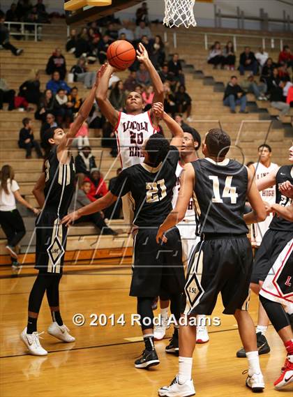 Thumbnail 2 in Lincoln vs. Lincoln Southeast (Heartland Athletic Conference Tournament) photogallery.