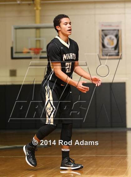 Thumbnail 1 in Lincoln vs. Lincoln Southeast (Heartland Athletic Conference Tournament) photogallery.