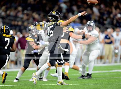 Thumbnail 3 in University Lab vs. St. Thomas More (LHSAA 3A/4A Final)  photogallery.