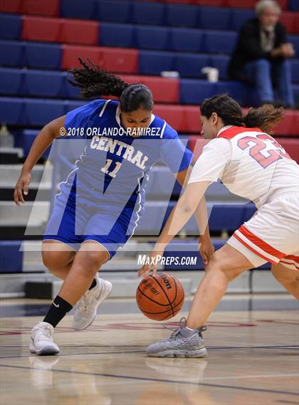 Thumbnail 3 in Central @ Montgomery (37th Annual Aztec Holiday Classic) photogallery.