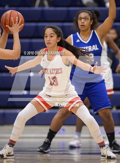 Thumbnail 2 in Central @ Montgomery (37th Annual Aztec Holiday Classic) photogallery.