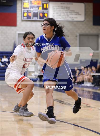 Thumbnail 2 in Central @ Montgomery (37th Annual Aztec Holiday Classic) photogallery.