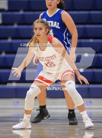 Thumbnail 3 in Central @ Montgomery (37th Annual Aztec Holiday Classic) photogallery.
