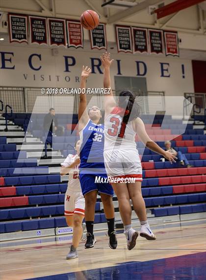 Thumbnail 2 in Central @ Montgomery (37th Annual Aztec Holiday Classic) photogallery.