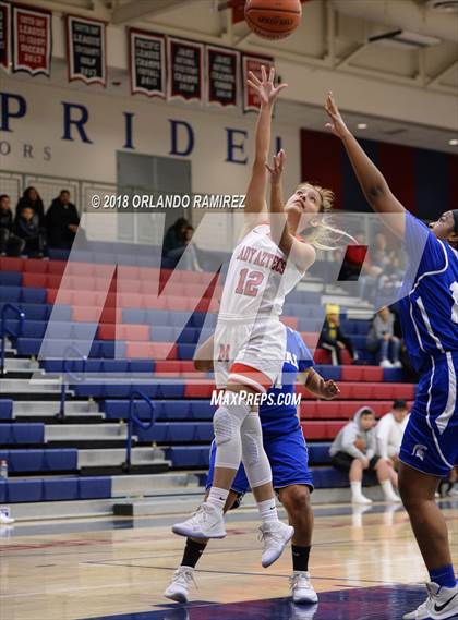 Thumbnail 2 in Central @ Montgomery (37th Annual Aztec Holiday Classic) photogallery.