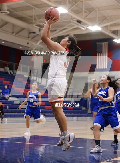 Thumbnail 3 in Central @ Montgomery (37th Annual Aztec Holiday Classic) photogallery.