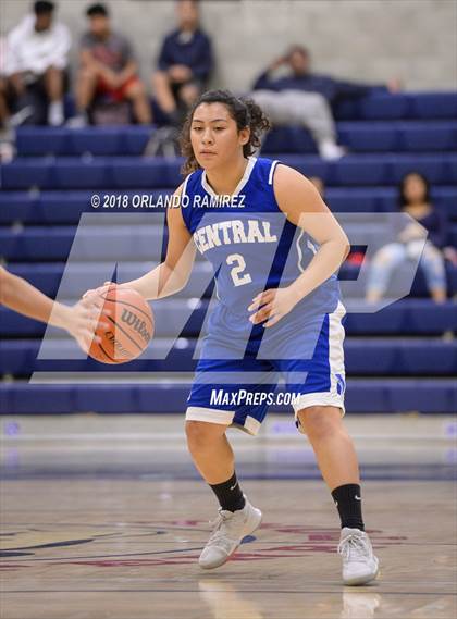 Thumbnail 3 in Central @ Montgomery (37th Annual Aztec Holiday Classic) photogallery.