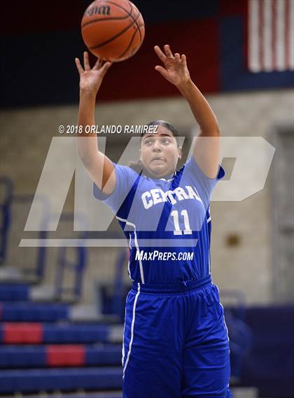 Thumbnail 3 in Central @ Montgomery (37th Annual Aztec Holiday Classic) photogallery.