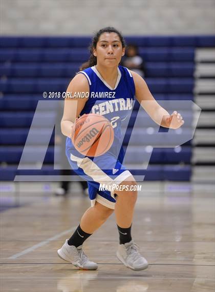 Thumbnail 3 in Central @ Montgomery (37th Annual Aztec Holiday Classic) photogallery.