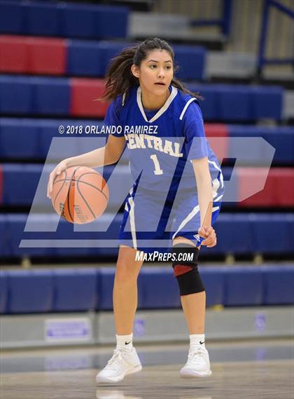 Thumbnail 3 in Central @ Montgomery (37th Annual Aztec Holiday Classic) photogallery.
