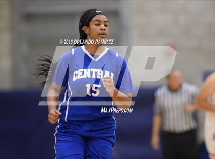 Thumbnail 3 in Central @ Montgomery (37th Annual Aztec Holiday Classic) photogallery.