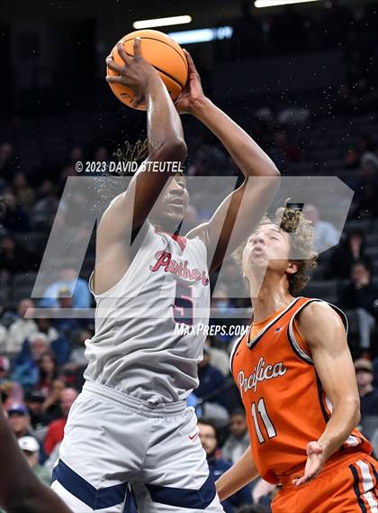 Thumbnail 2 in Pacifica Christian/Orange County vs. San Joaquin Memorial (CIF State D2 Final) photogallery.