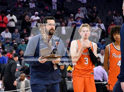 Thumbnail 2 in Pacifica Christian/Orange County vs. San Joaquin Memorial (CIF State D2 Final) photogallery.