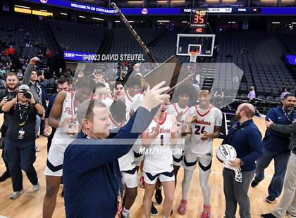 Thumbnail 2 in Pacifica Christian/Orange County vs. San Joaquin Memorial (CIF State D2 Final) photogallery.