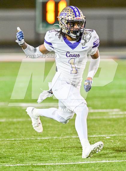 Thumbnail 3 in Cartersville @ Warner Robins (GHSA 5A Semifinal) photogallery.