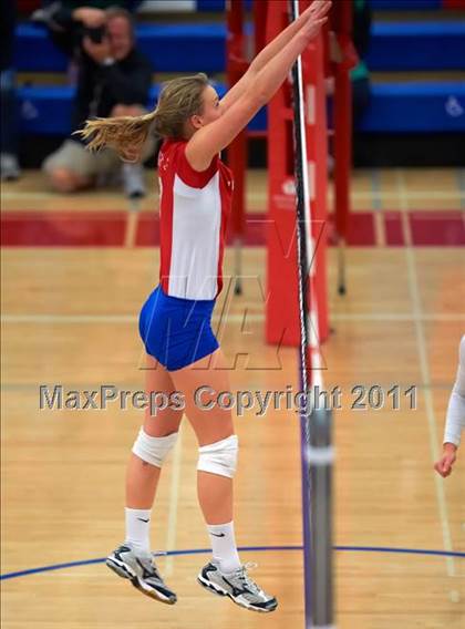 Thumbnail 2 in Sacred Heart Cathedral vs. St. Ignatius (CIF CCS D3 Final) photogallery.