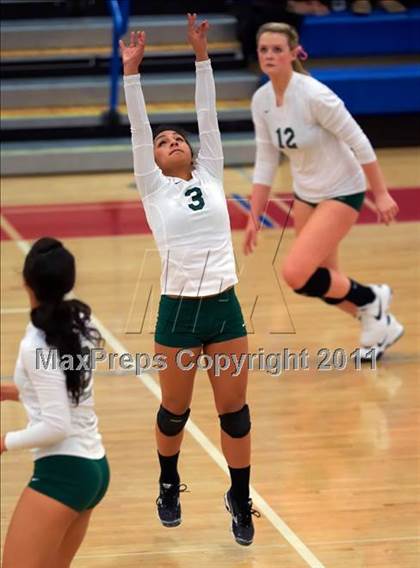 Thumbnail 1 in Sacred Heart Cathedral vs. St. Ignatius (CIF CCS D3 Final) photogallery.