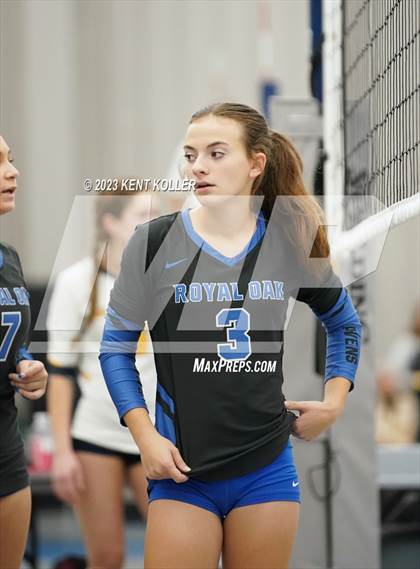 Thumbnail 1 in Royal Oak vs. Novi (Beast of the East) photogallery.