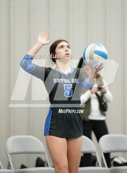 Thumbnail 2 in Royal Oak vs. Novi (Beast of the East) photogallery.