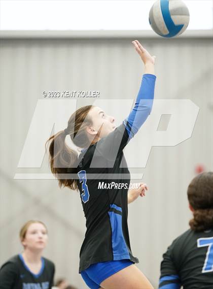 Thumbnail 3 in Royal Oak vs. Novi (Beast of the East) photogallery.