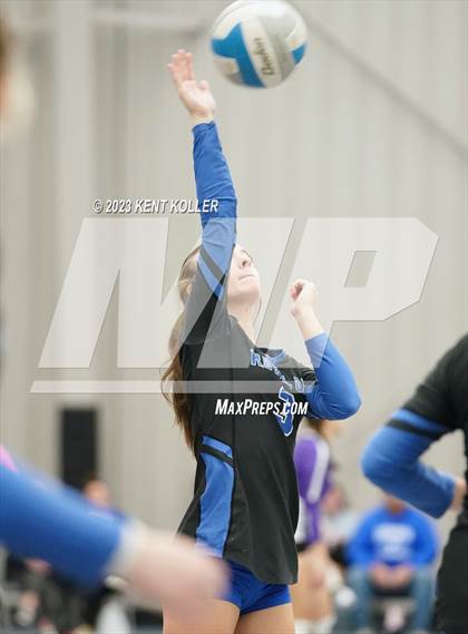Thumbnail 1 in Royal Oak vs. Novi (Beast of the East) photogallery.