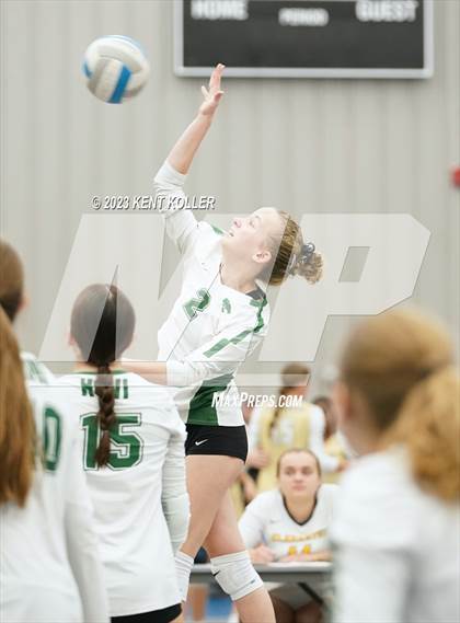 Thumbnail 2 in Royal Oak vs. Novi (Beast of the East) photogallery.