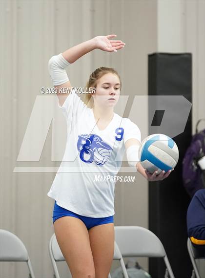 Thumbnail 3 in Royal Oak vs. Novi (Beast of the East) photogallery.