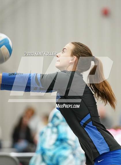 Thumbnail 2 in Royal Oak vs. Novi (Beast of the East) photogallery.