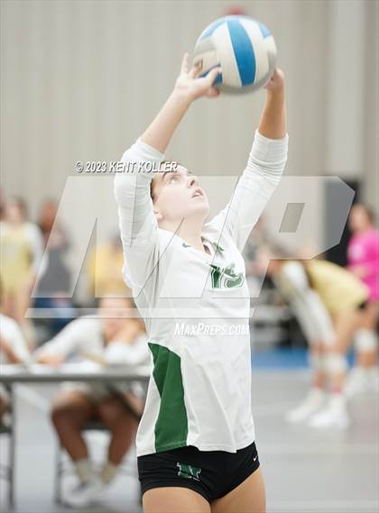 Thumbnail 3 in Royal Oak vs. Novi (Beast of the East) photogallery.