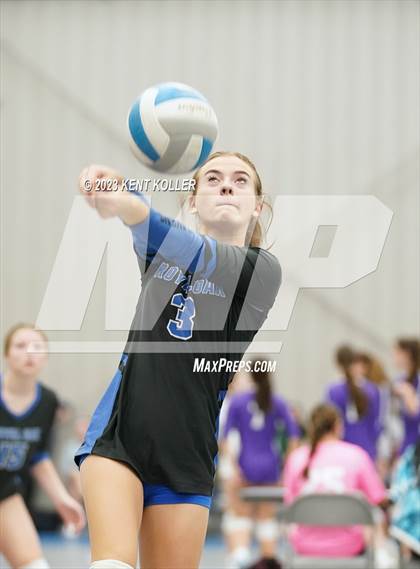 Thumbnail 3 in Royal Oak vs. Novi (Beast of the East) photogallery.