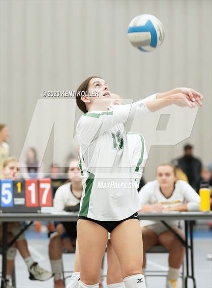 Thumbnail 2 in Royal Oak vs. Novi (Beast of the East) photogallery.