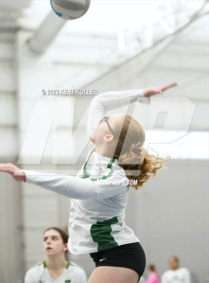 Thumbnail 2 in Royal Oak vs. Novi (Beast of the East) photogallery.