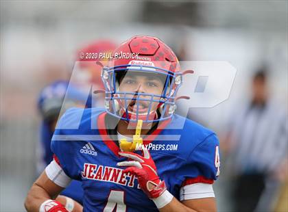 Thumbnail 3 in Steelton-Highspire vs. Jeannette (PIAA 1A State Championship) photogallery.