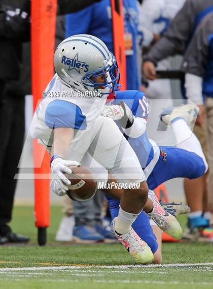 Thumbnail 3 in Steelton-Highspire vs. Jeannette (PIAA 1A State Championship) photogallery.