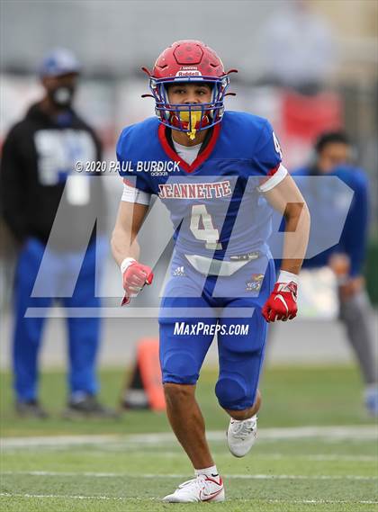 Thumbnail 2 in Steelton-Highspire vs. Jeannette (PIAA 1A State Championship) photogallery.