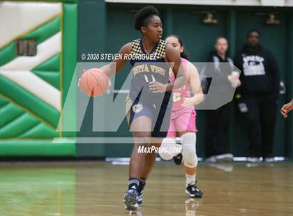 Thumbnail 1 in Bonita Vista vs. St. Mary's (MLK Showcase) photogallery.