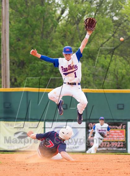Thumbnail 1 in Lewisburg vs Bartlett photogallery.