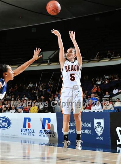 Thumbnail 3 in Huntington Beach vs. Summit (CIF SS D1A Final) photogallery.
