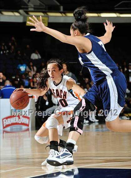 Thumbnail 3 in Huntington Beach vs. Summit (CIF SS D1A Final) photogallery.