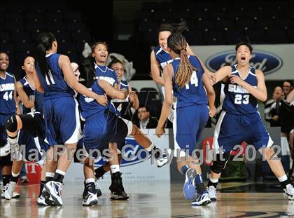 Thumbnail 1 in Huntington Beach vs. Summit (CIF SS D1A Final) photogallery.