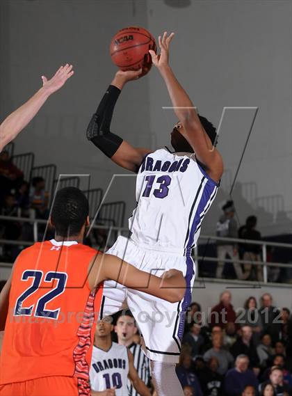 Thumbnail 3 in Chaminade vs. Sacramento (St. Hope Elite Hoops Classic) photogallery.