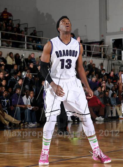 Thumbnail 2 in Chaminade vs. Sacramento (St. Hope Elite Hoops Classic) photogallery.