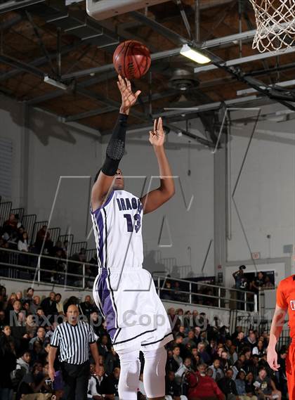 Thumbnail 3 in Chaminade vs. Sacramento (St. Hope Elite Hoops Classic) photogallery.