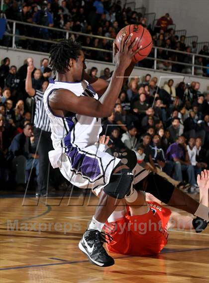 Thumbnail 3 in Chaminade vs. Sacramento (St. Hope Elite Hoops Classic) photogallery.