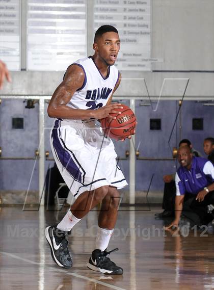Thumbnail 3 in Chaminade vs. Sacramento (St. Hope Elite Hoops Classic) photogallery.